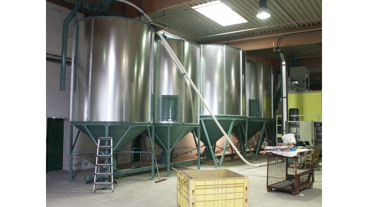 Innen Lagerung: Blechsilo rund