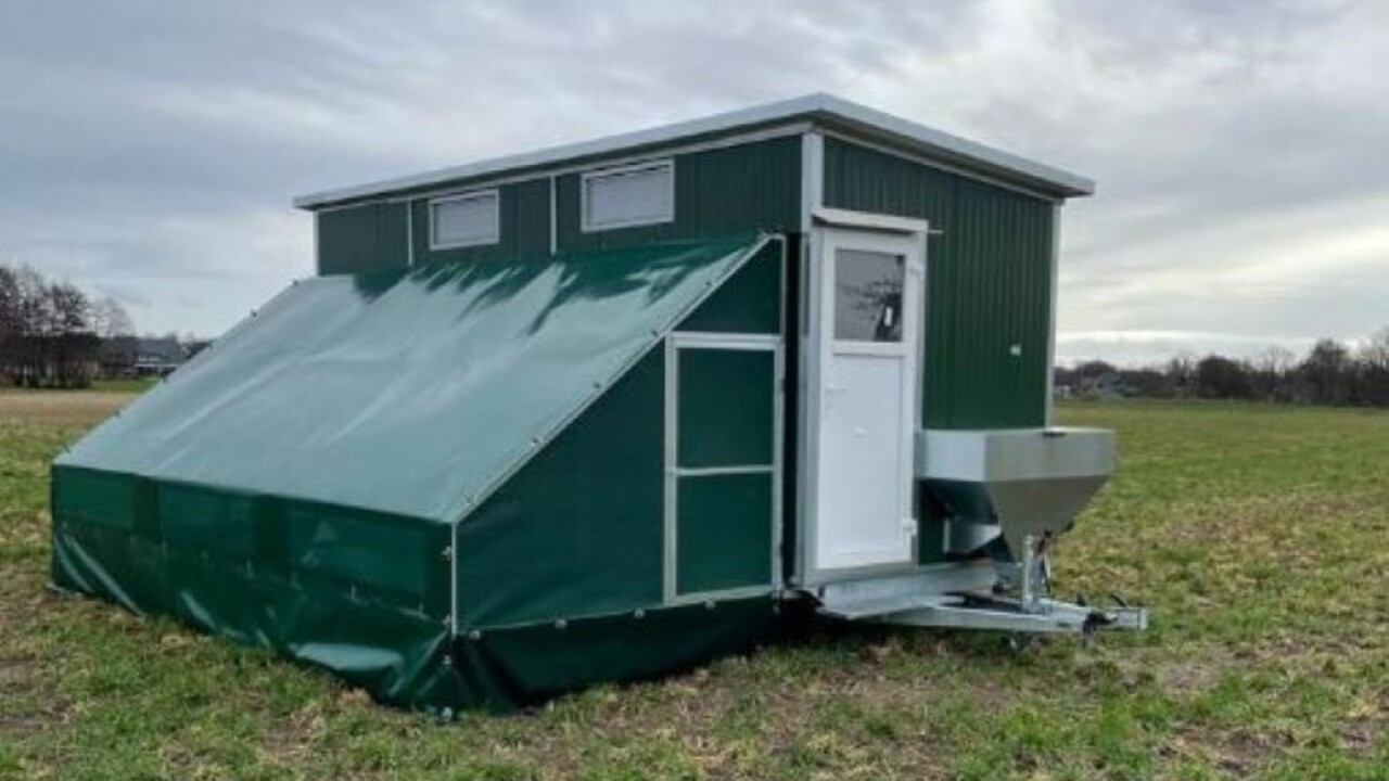 130 Mobilstall mit Hygieneschleuse