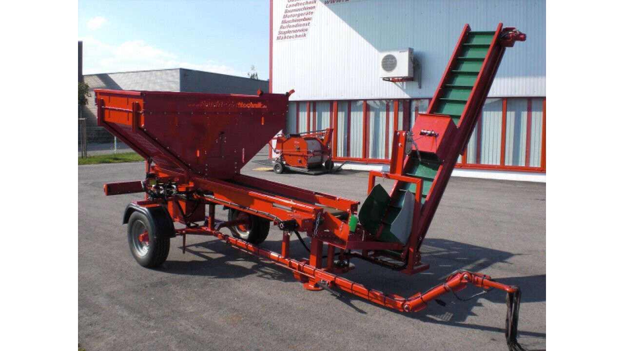 Sorting machine with elevator