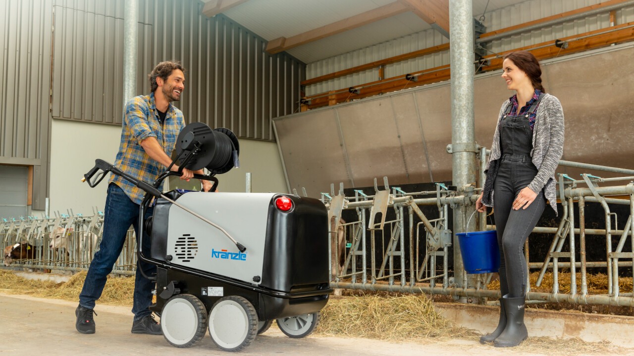 Auch im Stall leistet der Kränzle therm 1017 TR zuverlässige Arbeit.