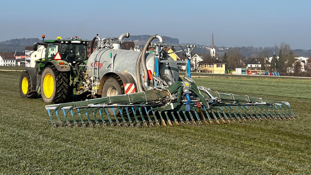 mehr Eiweiss im Gras dank Compostin Natura