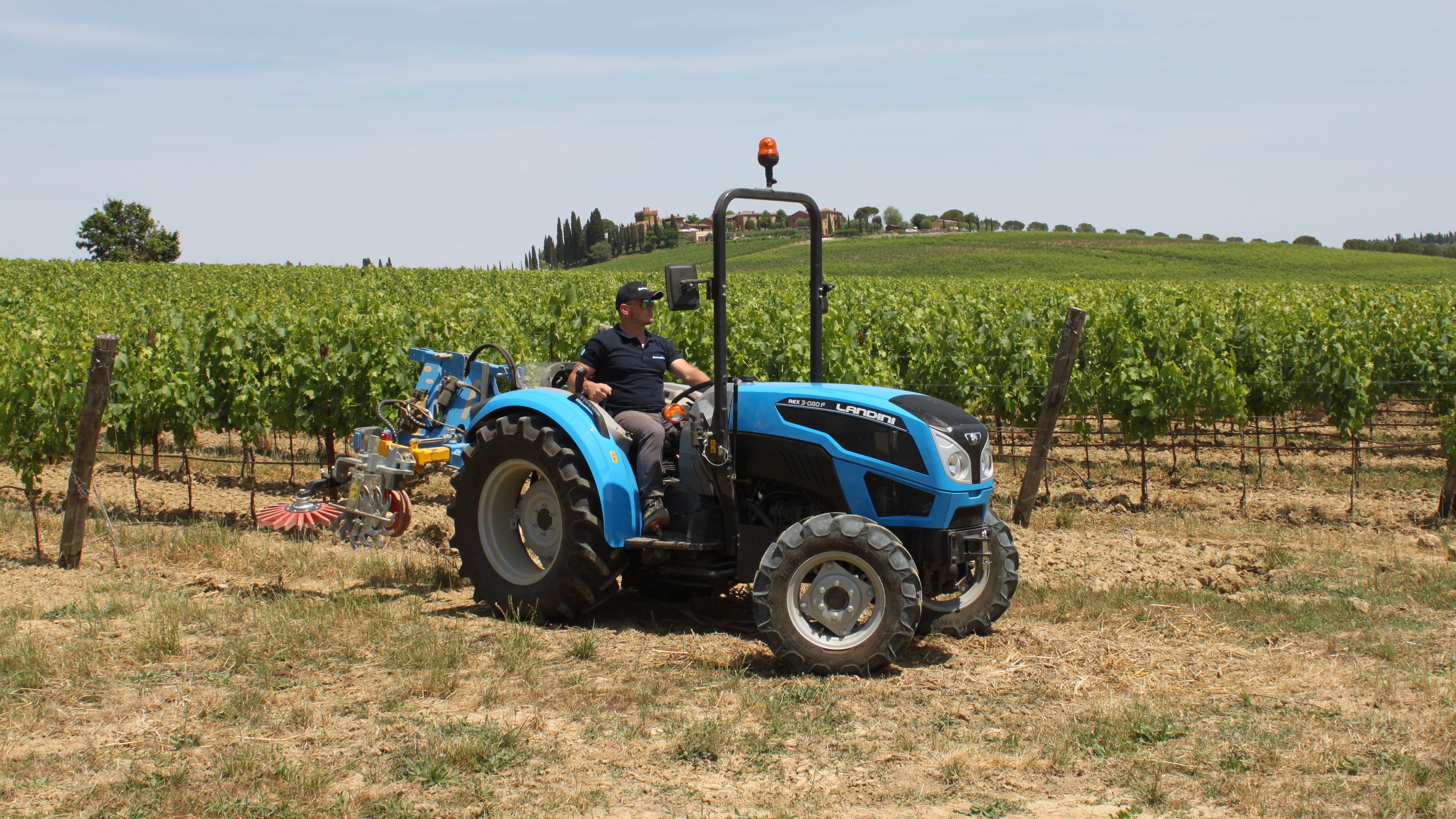 Schmalspurtraktor Landini Rex3 mit Niedrigprofilkabine