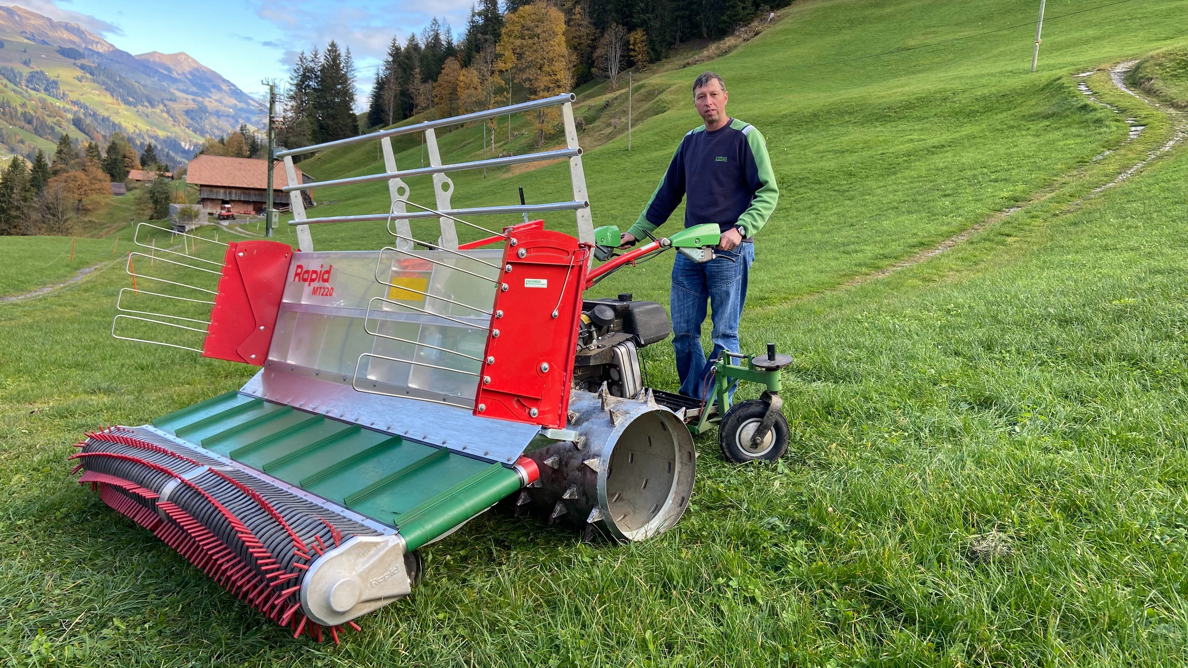 Markus Klötzli im Einsatz mit seinem Stehanhänger