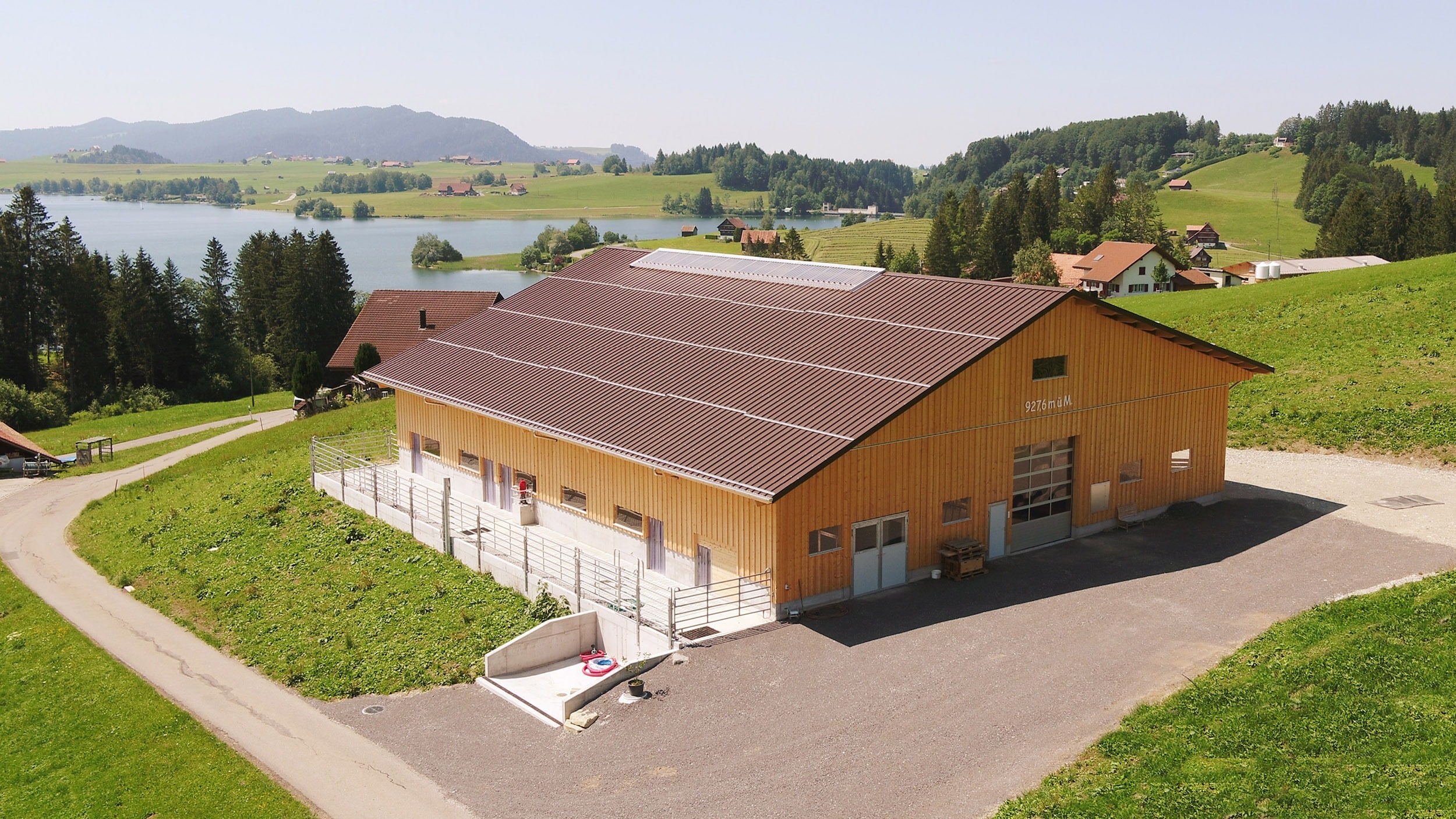 Laufstall mit Futterlagerung in Willerzell SZ