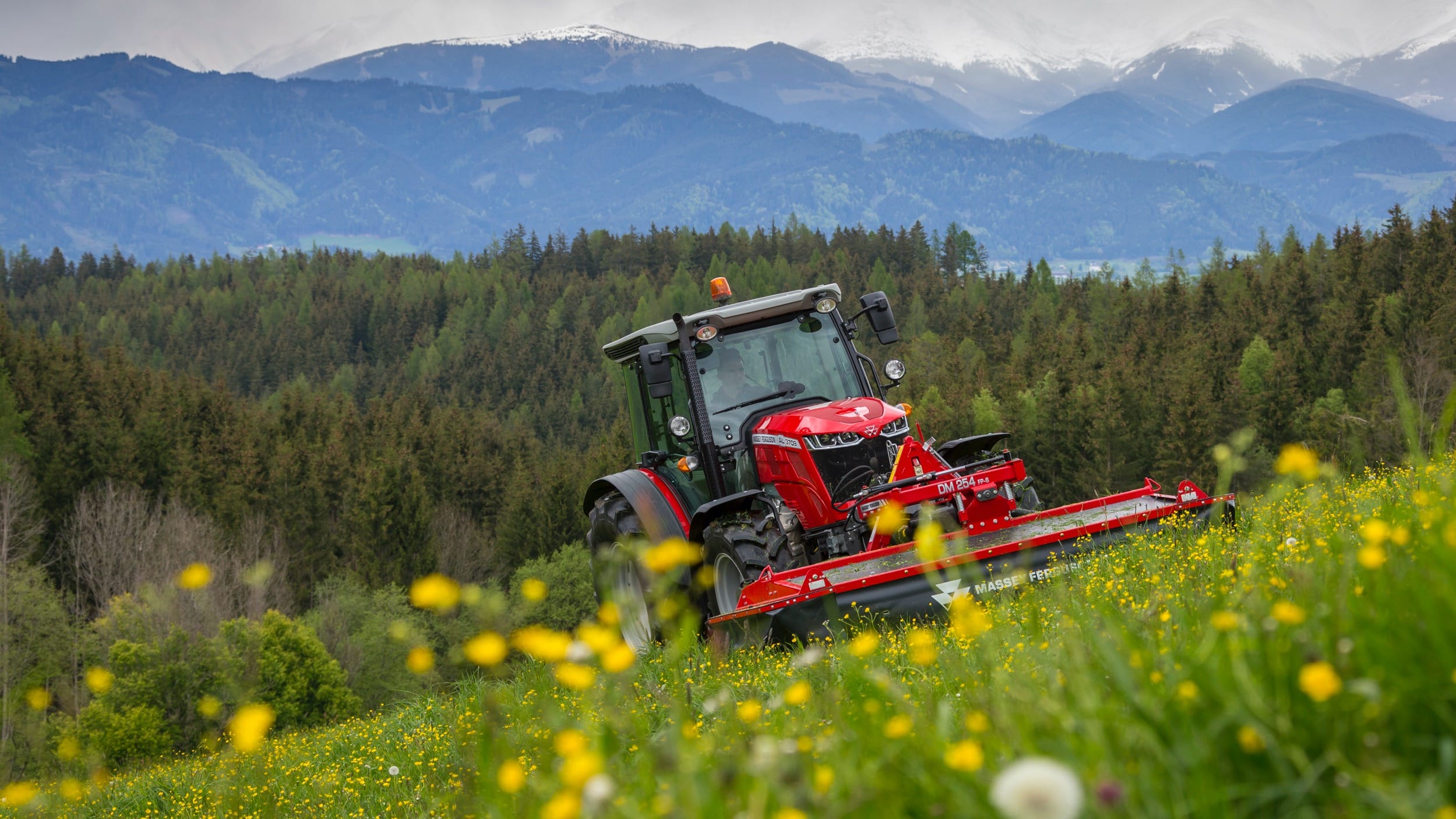 Der MF 3700 Alpine: Stark an steilen Hängen.