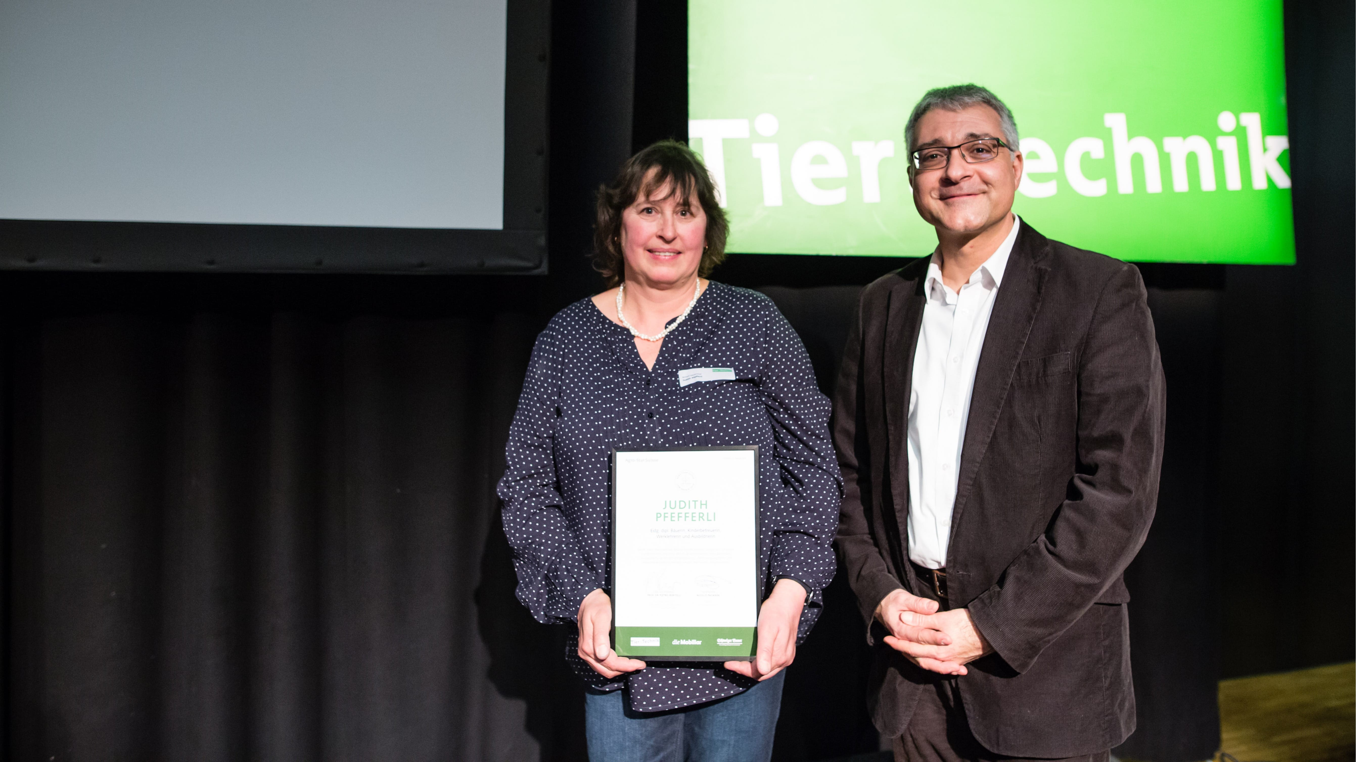 Judith Pfefferli und Jury-Präsident Prof. Dr. Pietro Beritelli